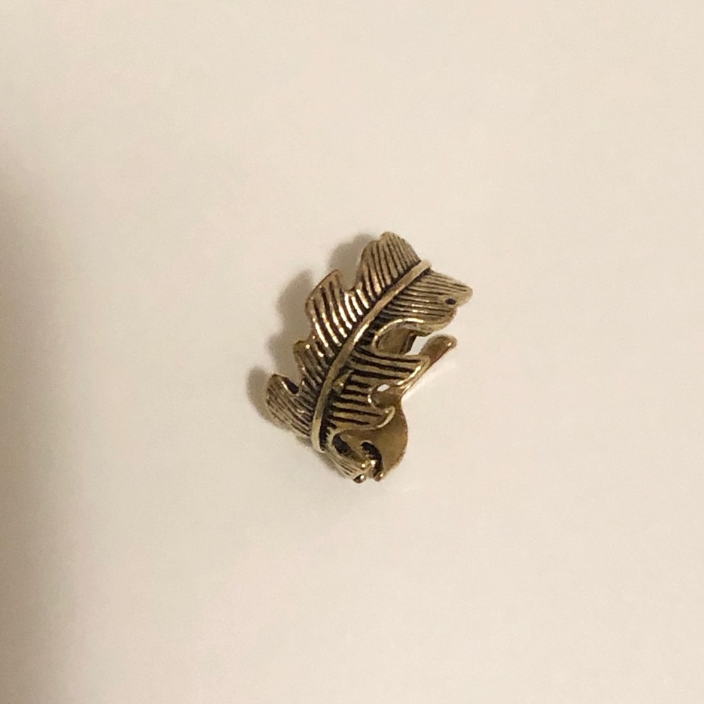 Gold feather ring - Picture 2 of 5